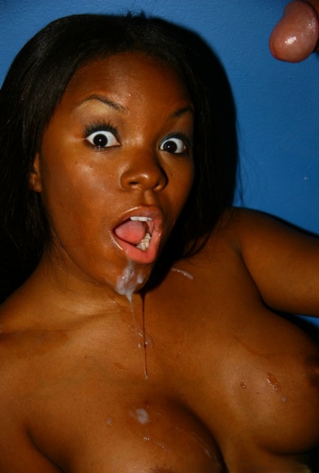 Black Waitress hot porn pics