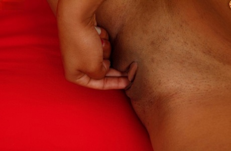 Black Curvy Mom porno images