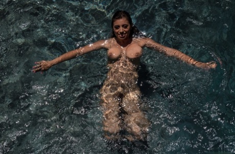 Brazzilian Veronica Leal Gangbang hot porn photo