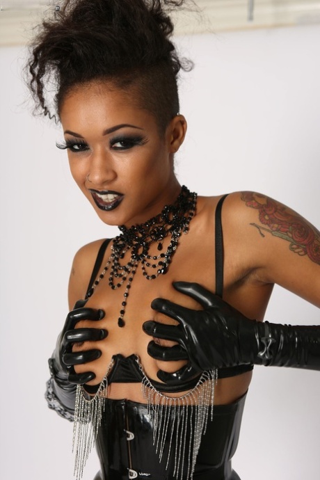 Brazzilian Pamela Cristiny pornos photos