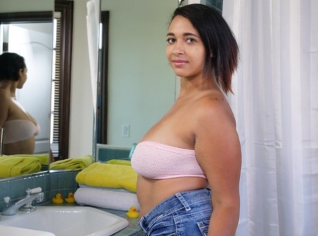 Latina Slam hot sex photo